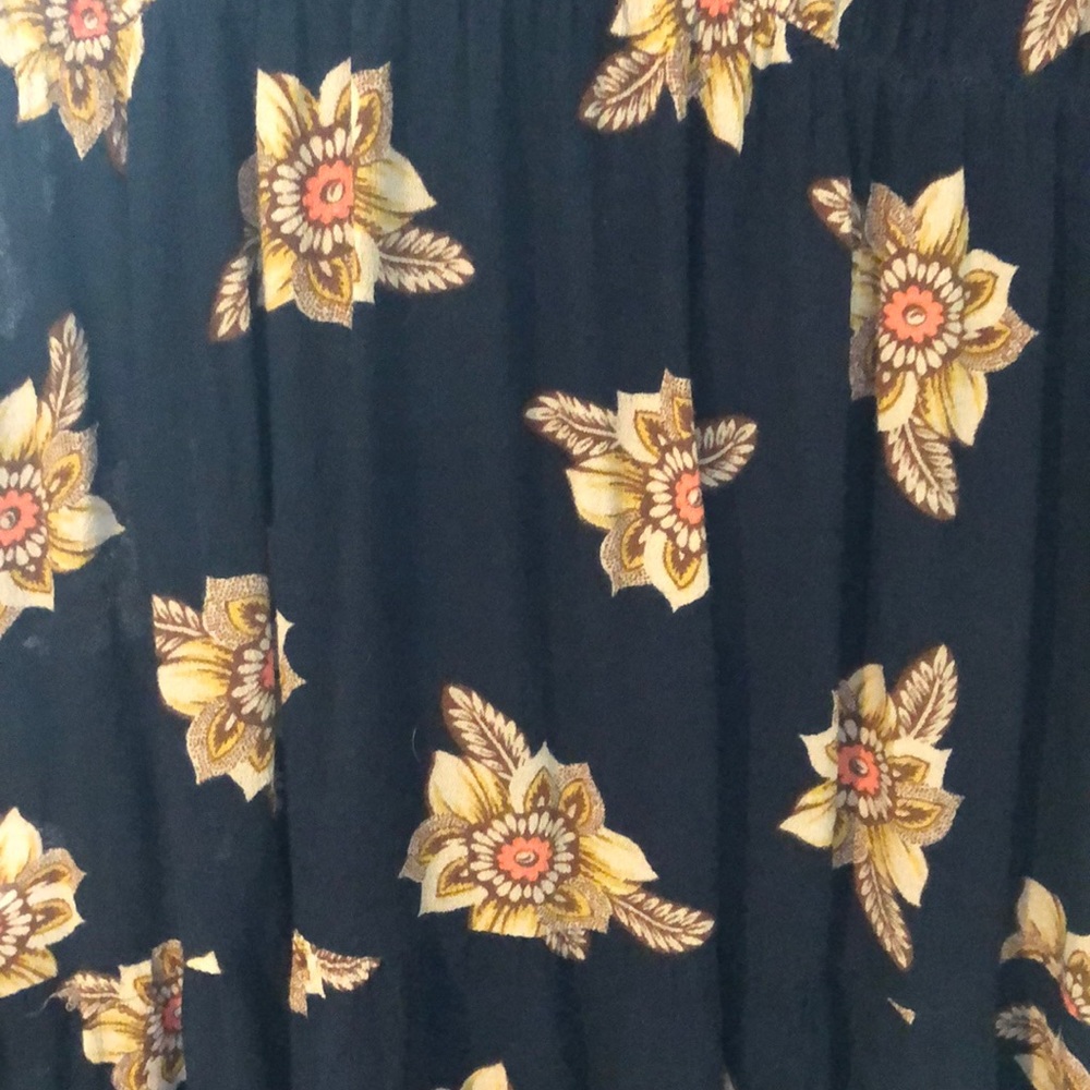 Tiered Floral Dress - Picture 3 of 3